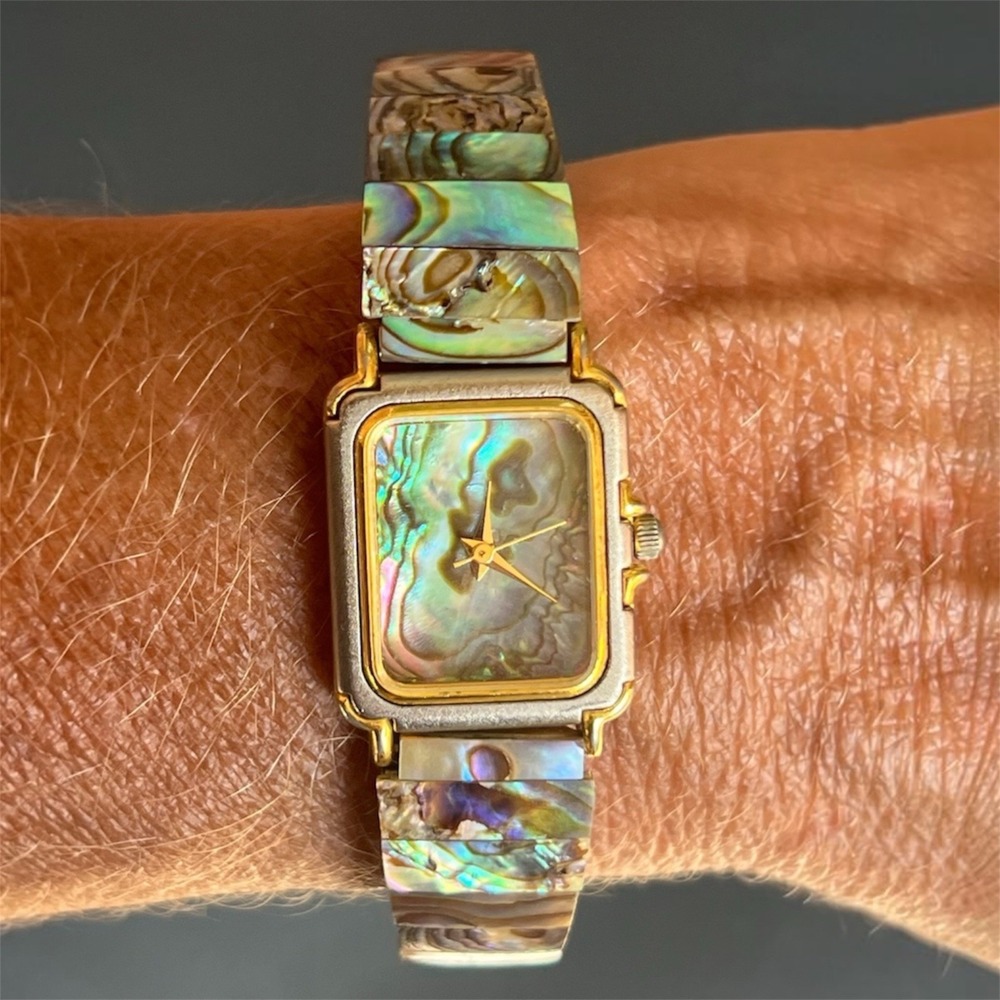 Iridescent Abalone Shell Cardoni Quartz Accordian Stretch Bracelet Watch WORKS